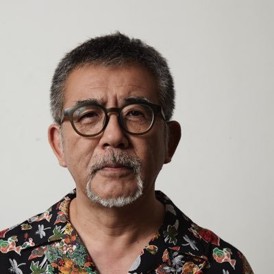 「草の上の仕事」を経て「月とキャベツ」が初長編。 2021年公開の「犬部！」など多くの作品が配信で見られる。「本を贈る」の続編に当たる「本を綴る」が現在も各地で上映継続中。4月18〜24日に札ゲキ、5月16〜29日は小田原シネマ、5月23日は鎌倉芸術館にて上映。
