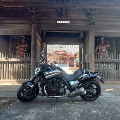 町田　カフェ　バイク　愛車はV-MAX1700、KLX125、ジャイロキャノピー、EC-02、FJクルーザー。
KLX125とジャイロキャノピーでウーバーイーツやってます。町田在住なのでエリアは町田。疾風巡拝も頑張って行きます。