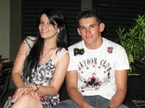 Não ligo pra o q os outros falam ou pensam de mim, o q importa é o q sou!!! Fodam-se!!!