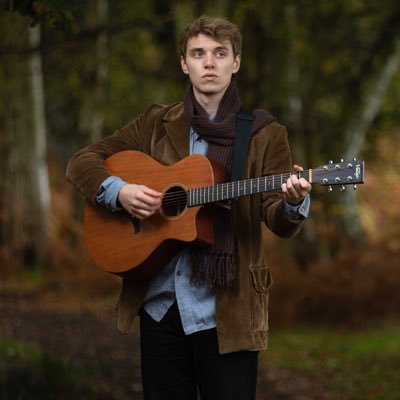 Actor | Musician from Yorkshire. Folk musician in: @eofishermen. Represented by: @Simon_How. Training: @rosebruford. (He/Him)