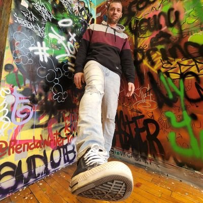 vanhullesteven1's profile picture. I sometimes purposely step into puddles because I have poor self control and enjoy broken shoes.