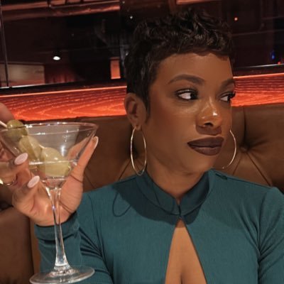 Writer. Podcast and YouTube Host. Fashion and pop culture enthusiast. Wellness bitch. ATLien. Words at Essence, Stylecaster, Yahoo, etc.