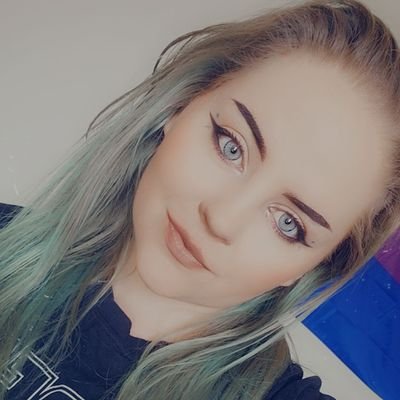 27 (she/her) | 🏴󠁧󠁢󠁳󠁣󠁴󠁿 Affiliate Streamer | LGBTQIA+ 🏳️‍🌈 | disclaimer: not an actual princess | Follow me on twitch 🔥 | RPGs are my life 🎮 | K-Pop🎵