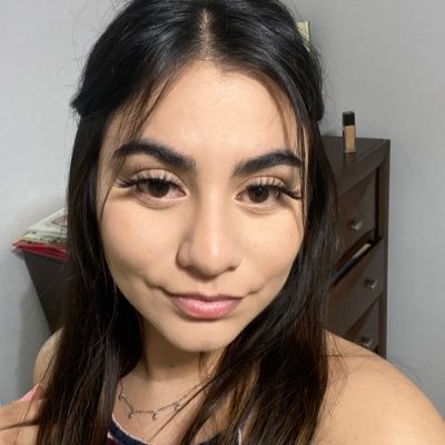 lisbvth's profile picture. ‘99