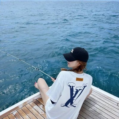 LindaEly650847's profile picture. I love coffee because it’s a lot like me. Bitter, dark, and too hot.