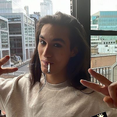 monkeyb0mb_'s profile picture. 𓆩 ♡ 𓆪 ⋮ all my thoughts are doin' backflips