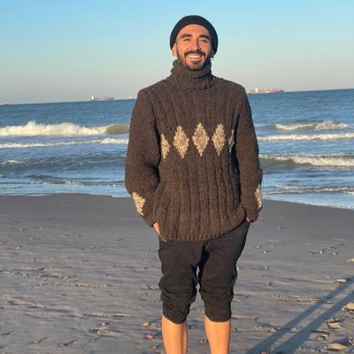 carloslabra14's profile picture. soy del curi, me gusta lo político,psicólogo, docente, kayakista y padre de Ayün.