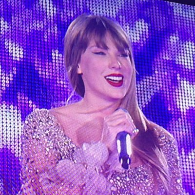 saw taylor in philly 5/14 🥲 | you kept me like a secret but i kept you like an oath. (fan acct)