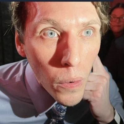 PookerClooker's profile picture. silly goofy person