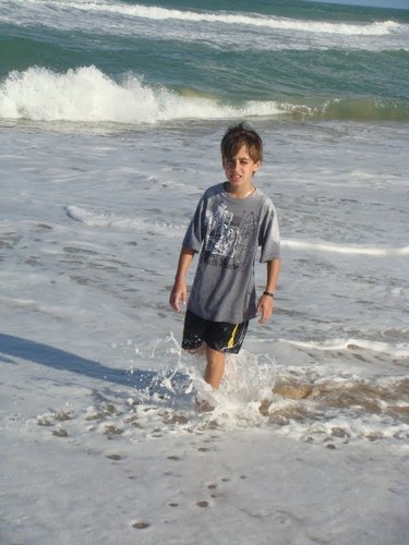 Jonai Lemos, 12 anos, Vermelho, Danço Free-Step e Jerk,(◕‿◕)
TheFutureChampions 'TFC ] INFINITY FIGHTERS 'IF ]

http://t.co/rZhVaE3KB6