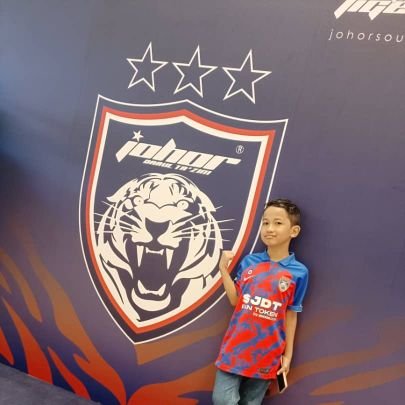 Suraya8509's profile picture. An U9 footballer player who plays for perkasa selatan F.C At gelang patah. Also He also known as like Emiliano Martinez and saw 5 jdt players a Ikea Tebrau.