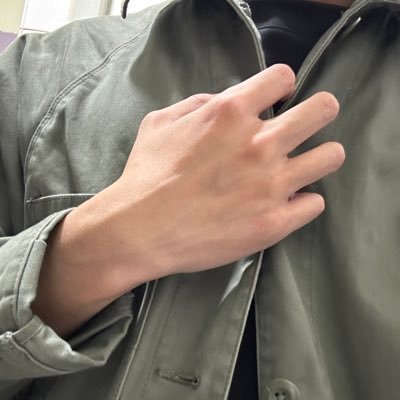 Banana6656856's profile picture. 很久不見 到底你經過什麼事