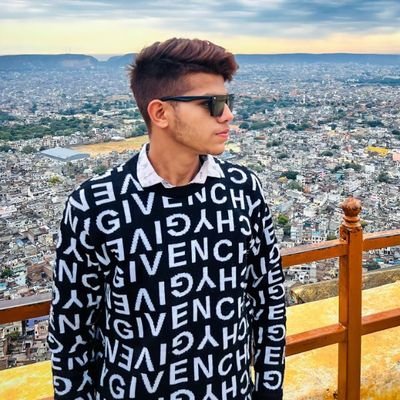 Divyansh_Nama01's profile picture. IT(26)||Hundred day of codes👨💻||An aspiring web developer🚀||Exploring New Things🧭||C,C++ Basics💡|| DSA ||18🥂