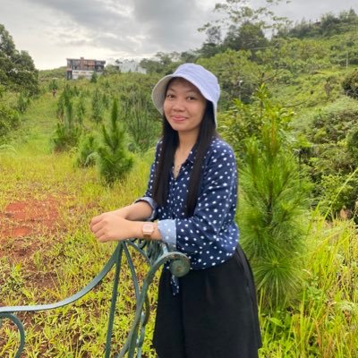 nikiehinay's profile picture. 平 | 凡