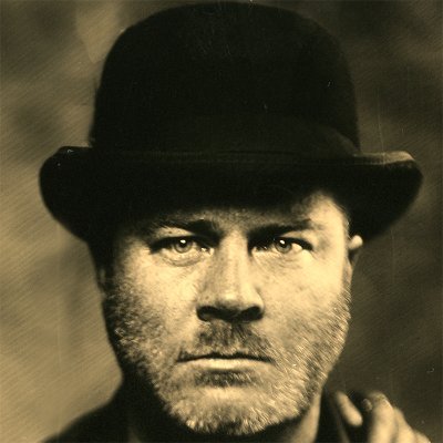 jnveryser's profile picture. Master AI or AI will master you /// Vibe coder, expat, failing entrepreneur