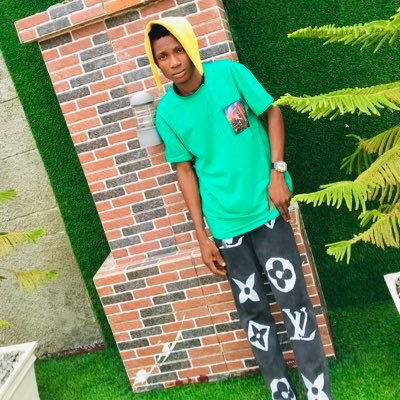 UNpoponwa32949's profile picture. 