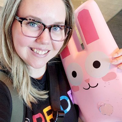 i_eat_cupcake's profile picture. Creator, Explorer, Gamer, Food Lover & Toddler Mom