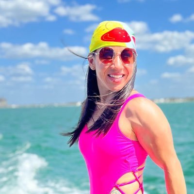 Psicóloga, Terapeuta Familiar, Dra. de la Risa, Basquetbolista y Crossfitter. ¿Se le ofrece algo más?