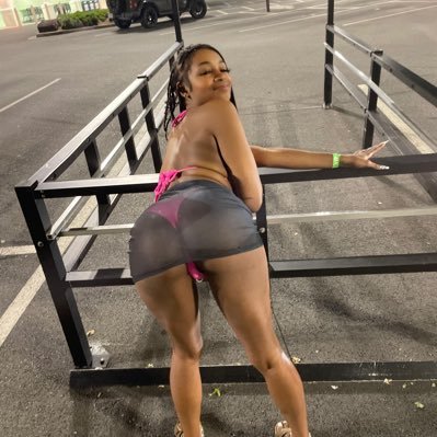 arianajoyelle's profile picture. & just like that. I 💩 on your whole life.