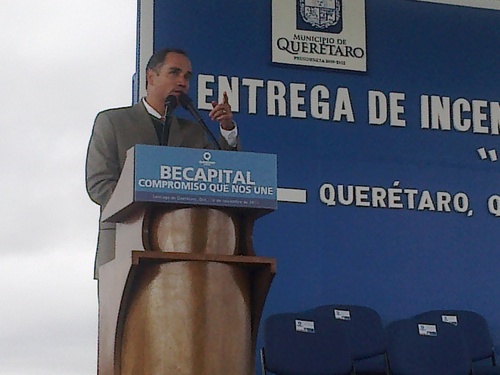 3 veces pentatleta Olimpico. L.A. ('84), Seoul ('88) y Barcelona ('92). 20 años administrador deportivo. Padre y Esposo. Amante del Deporte