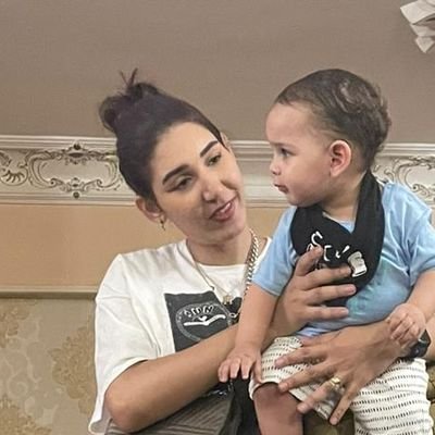 Dina_husny's profile picture. 🥼. 
Maro❤️