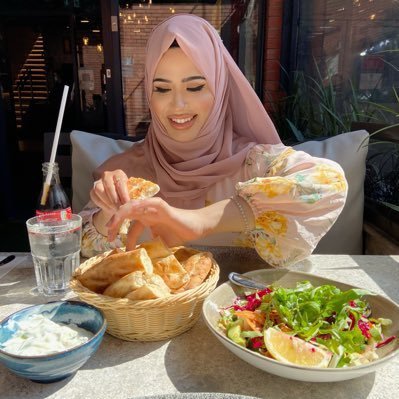 n_aks21's profile picture. Teacher of Religious Education 📿 🐝 London 📍