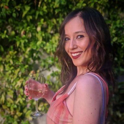 AlbaJJ's profile picture. Publicitaria ⚡ Irremediablemente Leo 🦁 Abulense de nacimiento, Madrileña de adopción y Catalana de corazón🌍🌎 Que el fin del mundo te pille bailando😎