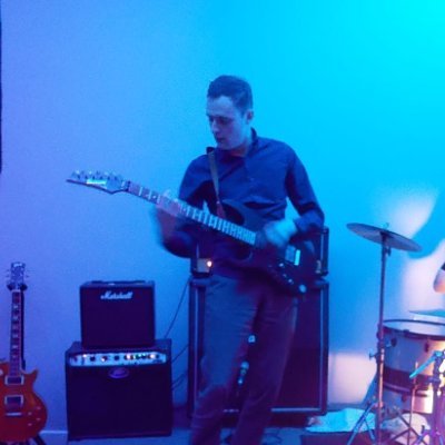 I'm rhythm guitarist looking to join a band join, or meet other like minded musicians to form a band, covering the britpop/indierock/postpunk genre.