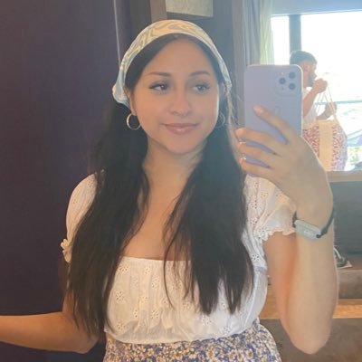 leslieee_14's profile picture. I hope your flowers bloom 🌷🌹🌻