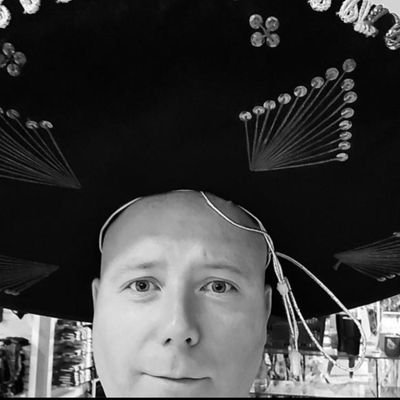 KellySte1985's profile picture. 'Alls fair in love and war'