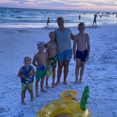 JaredHett's profile picture. Elementary PE teacher and MS Boys Basketball and Football coach.