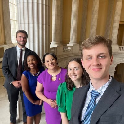 Virginian | Student Body Prez @GWtweets | Prev: @OversightDems, @RepMcClellan, @vasenate, @TerryMcAuliffe, & @vademocrats x4 | Views Mine