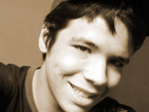 nando_guirau's profile picture. Um muleke muito gnt fina que gosta de musica, filmes amigos(a) e nao perde a piada, um cara que sempre esta sorrindo, q encara para os problemas e nao tem medo!