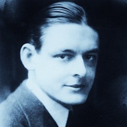 UnrealCity's profile picture. Pluralist. Interests include books, bourbon, tech, politics, football & your mom. Founder of noted men's rights group "We, the Penised." Pronouns: AC/DC 🤘