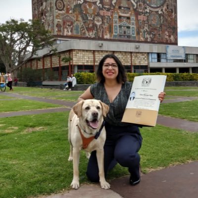 ¡Comunicóloga y periodista egresada UNAM! Amante de las series y pelis, de mi ángel perro, de fútbol, de países y noticias. Actualmente analista de TV