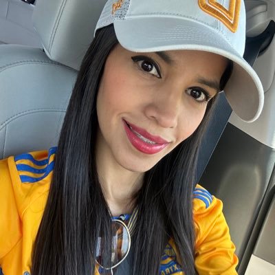 vanessaa023's profile picture. 💙💛