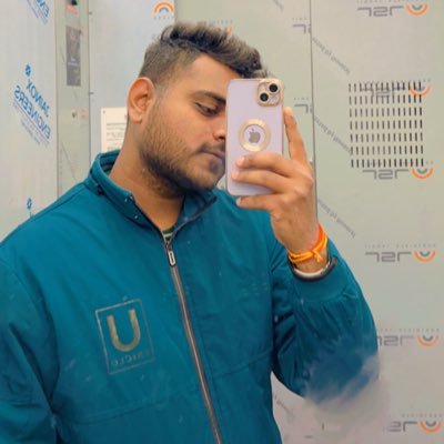 I wear confidence on my sleeve, and where I come from, they call me the king of style 👑