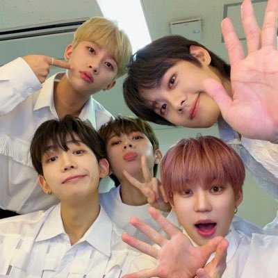 #HiFiUnicorn🦄 데뷔팬 최애 못 정했구(다 좋다는 뜻) 구독계지만 혼잣말 하려고 만든 계정임 평파유💜💚💙❤️💛