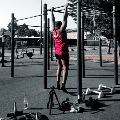 Zoulouh1's profile picture. #Streetworkout 🦾🦾 #Sneakers 👟 #TeamOM 🤍💙 #TeamBarca 💙❤️