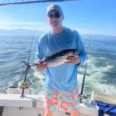 ernestsalinas12's profile picture. sc: ernest_88