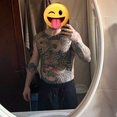 🔞Tattooed, bi curious horny guy 🇪🇸/🇬🇧. ➡️ https://t.co/WXEvq12WLK #hot #horny #daddy #tattooed #bisexual #adultcontent #tattooedguy