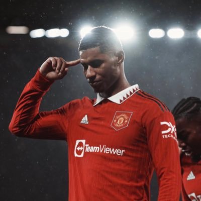 •Football fan⚽️ •Man United🔴⚪️⚫️ •favorite player Cristiano Ronaldo=🐐 •Road to 300 followers❤️ •Norway🇳🇴