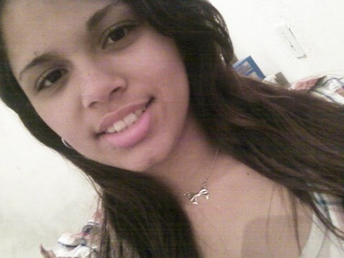 - uma menina quee espera quee tds seus sonhos se tornem realizade! {♥}