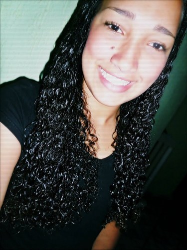 sempree sorrindo atoa  ♥ ! =D , haha