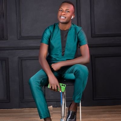 BLOGGER 🤨🤨🤨
Eterprenuer👞
Musician 🎹
@Manchester United Fan ⚽