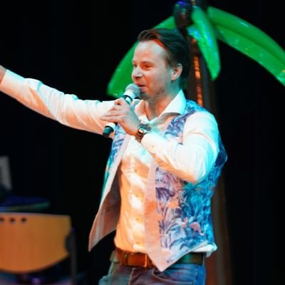 Docent lichamelijke opvoeding in het VO, techniektrainer onderbouw SDV Barneveld, SC Heerenveen