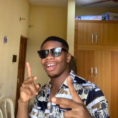 IG: Gomez_rq|| A star in the making 🌠💫|| 21st June🎂🎊|| lateral thinker MEDICAL DOCTOR💉⚕|| MUFC⚽️🔴 SWEET BOY FROM ANAMBRA 🤭