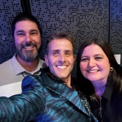 #TweetMeRight @JoeyMcIntyre #JoeyJoesGirl4Life #PleaseDontGoJoe I want to sing a duet with Joey Mac. also an 💪🏼🍒 wanna sing with @joshgroban too!