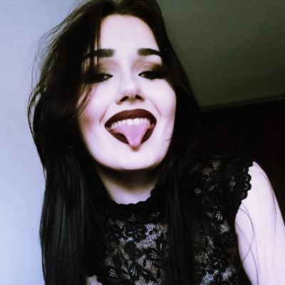 hi there cuties, goth mommy here 🖤 maybe we can have some...fun?