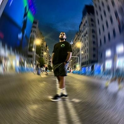 Esperar ser otra persona es una perdida de tiempo.
C.D. Leganés 🤍💙